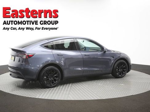 Used 2022 Tesla Model Y Long Range AWD/4WD image 37