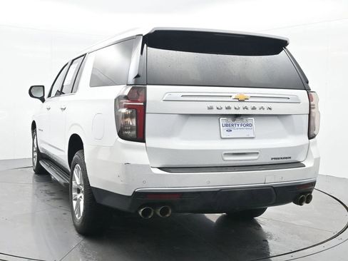 Used 2023 Chevrolet Suburban Premier image 7