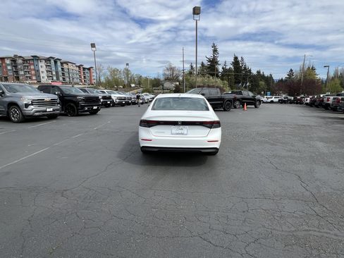 Used 2024 Honda Accord EX image 5