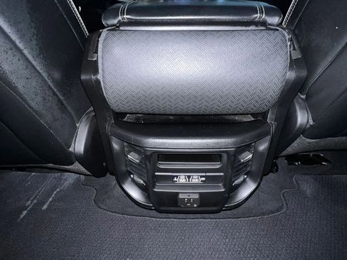 Used 2019 RAM 1500 Laramie AWD/4WD image 22