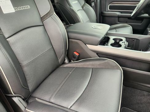 New 2026 RAM 2500 Laramie AWD/4WD image 15