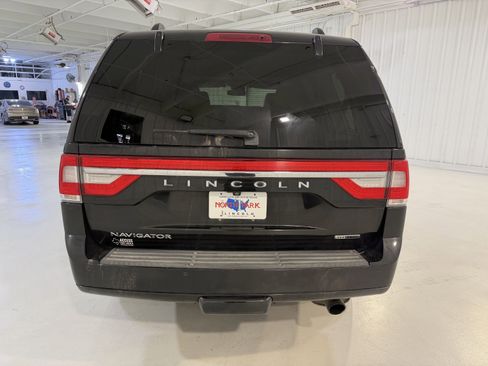 Used 2015 Lincoln Navigator 2WD w/ Equipment Group 101A Reserve image 4