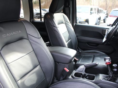 Used 2019 Jeep Wrangler Unlimited Sahara w/ Dual Top Group image 13