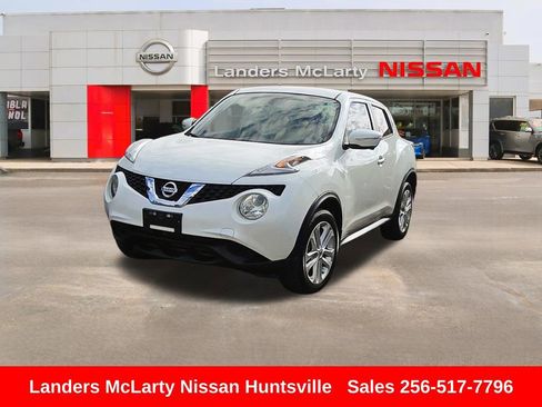 Used 2015 Nissan Juke SV w/ Technology Package image 3