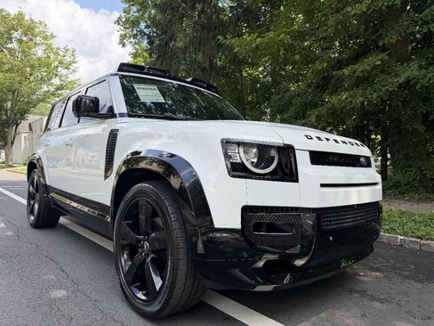 Used 2020 Land Rover Defender 110 AWD/4WD image 24