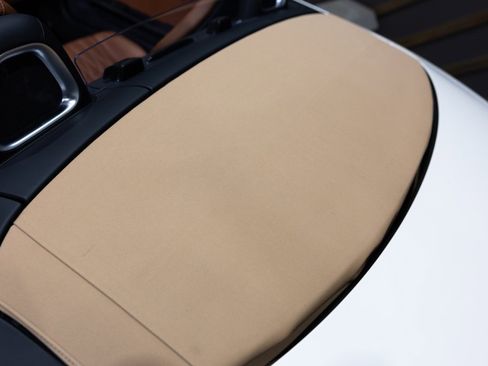 Used 2018 Mercedes-Benz AMG GT Roadster w/ Exclusive Interior Package image 28