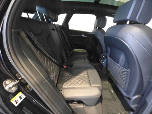 Used 2023 Audi SQ5 Premium Plus w/ Premium Plus Package AWD/4WD image 14