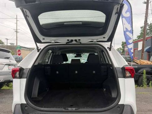 Used 2024 Toyota RAV4 LE AWD/4WD image 6
