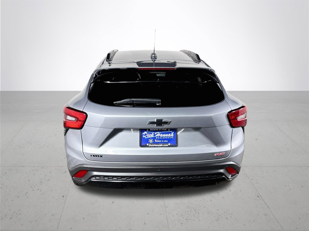 Used 2024 Chevrolet Trax RS w/ Sunroof Package FWD image 7