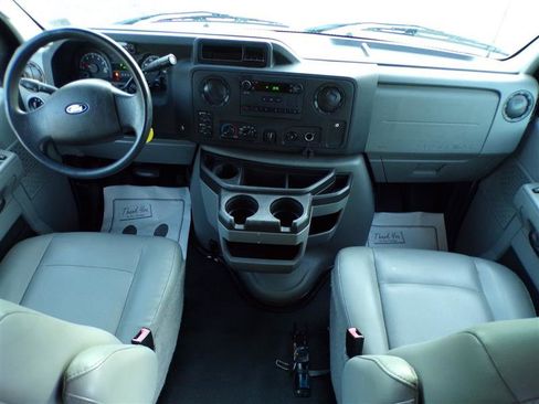 Used 2014 Ford E-250 and Econoline 250 Extended w/ Power Group image 32