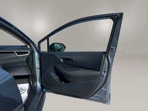 Used 2025 Toyota Corolla LE FWD image 13