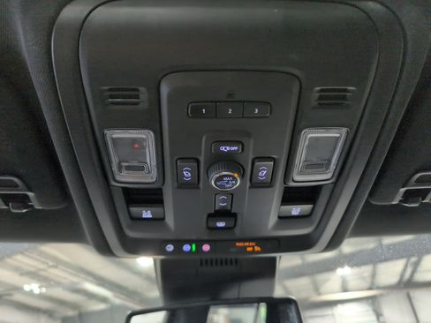 Used 2024 Chevrolet Tahoe Premier AWD/4WD image 12