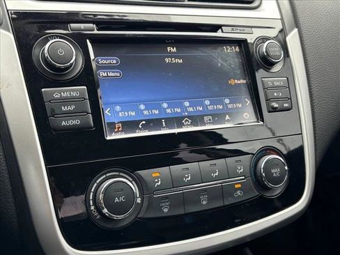 Used 2018 Nissan Altima 2.5 SR w/ SR Midnight Edition image 16