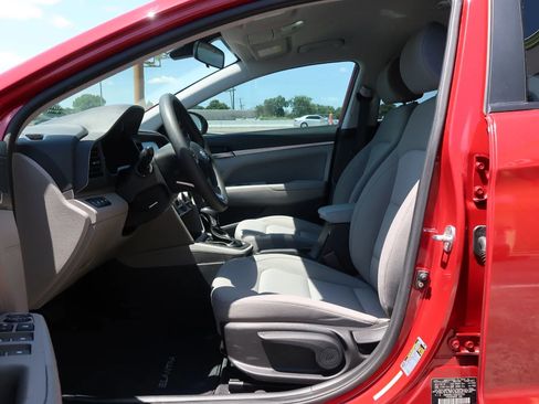 Used 2019 Hyundai Elantra SEL image 16
