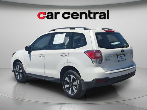 Used 2018 Subaru Forester 2.5i w/ Alloy Wheel Package AWD/4WD image 3