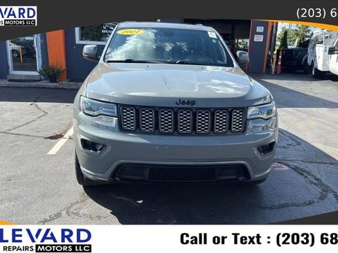 Used 2021 Jeep Grand Cherokee Laredo X AWD/4WD image 2