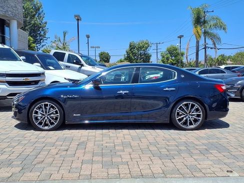 Used 2019 Maserati Ghibli S GranLusso RWD image 2