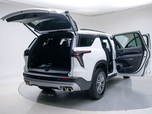 New 2026 Chevrolet Traverse LT w/ Enhanced Driving Package FWD image 22