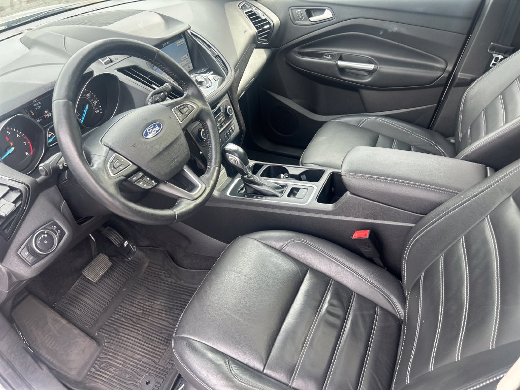 Used 2019 Ford Escape Titanium FWD image 11