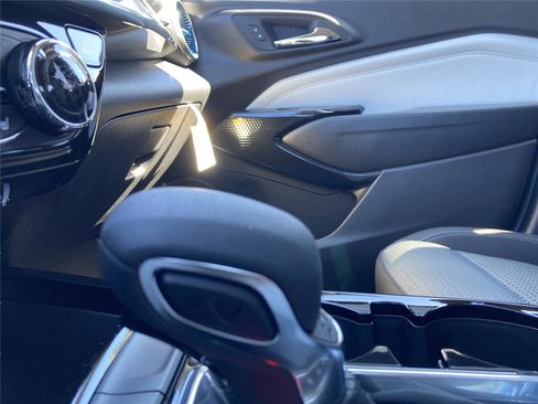New 2026 Chevrolet Trax LT w/ Driver Confidence Package image 31