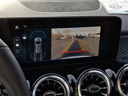 New 2025 Mercedes-Benz GLB 250 4MATIC image 16