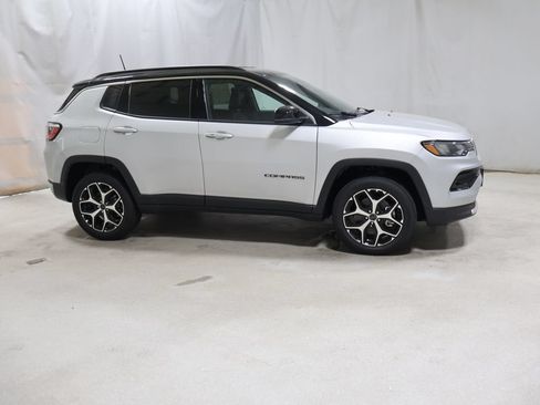 New 2026 Jeep Compass Limited AWD/4WD image 8