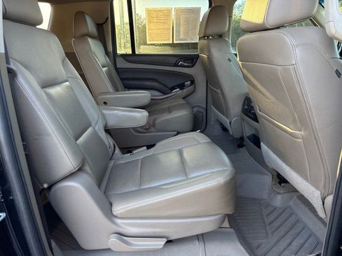 Used 2018 Chevrolet Suburban Premier image 14