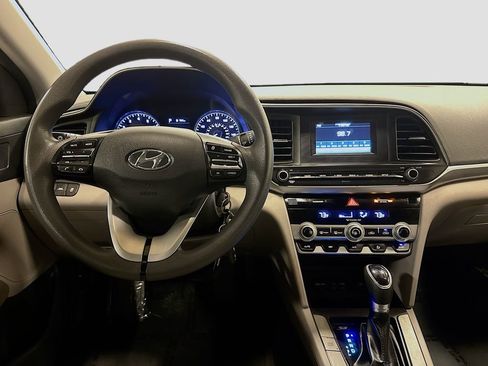 Used 2020 Hyundai Elantra SE image 24