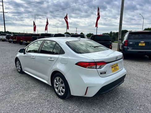 Used 2022 Toyota Corolla LE FWD image 17