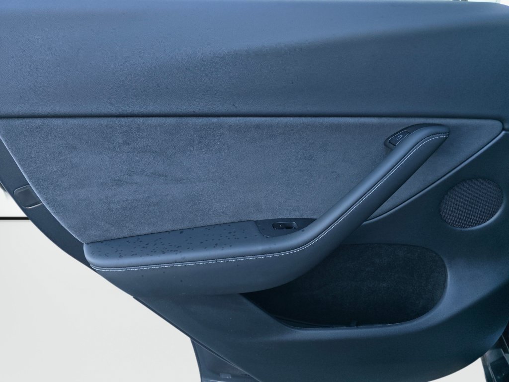 Used 2025 Tesla Model Y Long Range RWD image 21