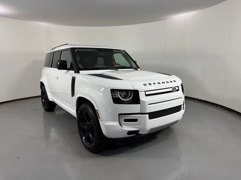 Used 2020 Land Rover Defender 110 S AWD/4WD image 4