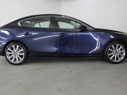 Used 2019 MAZDA MAZDA3 Sedan w/ Preferred Package FWD image 5