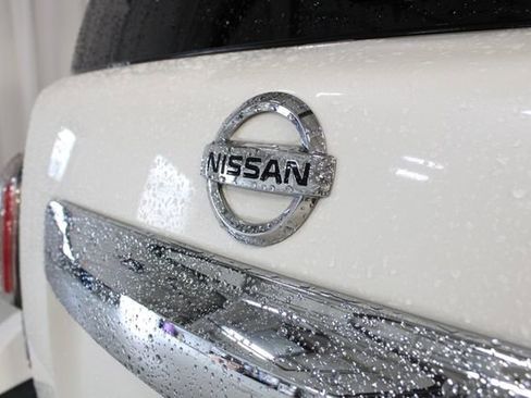 Used 2018 Nissan Armada Platinum w/ Interior Lighting Package image 33