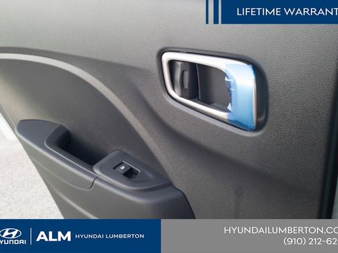 New 2026 Hyundai Venue SE FWD image 19