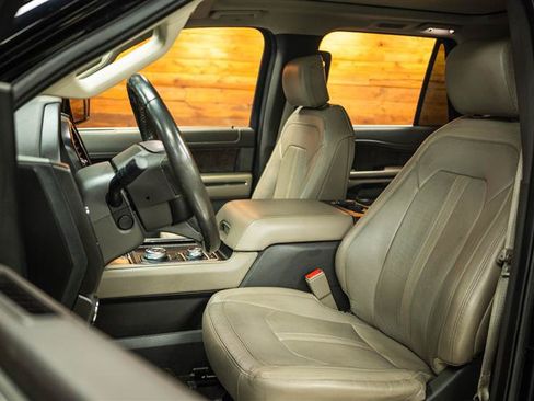 Used 2019 Ford Expedition Limited w/ Equipment Group 302A AWD/4WD image 10