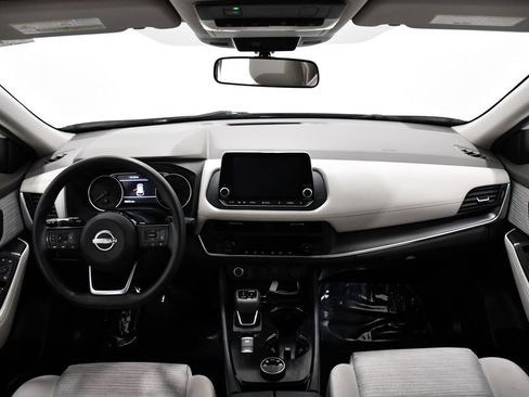Used 2023 Nissan Rogue SV AWD/4WD image 8