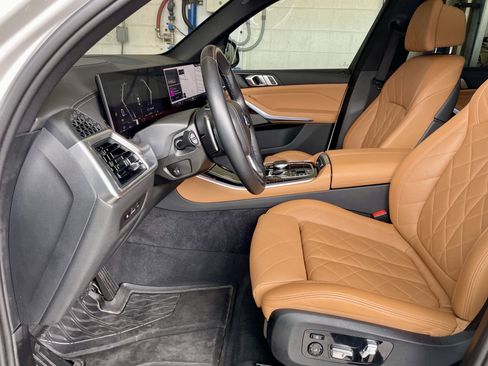 Used 2024 BMW X5 xDrive40i w/ Premium Package image 14