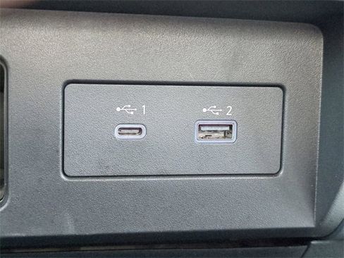 Used 2024 Nissan Titan SV w/ SV Convenience Package image 21