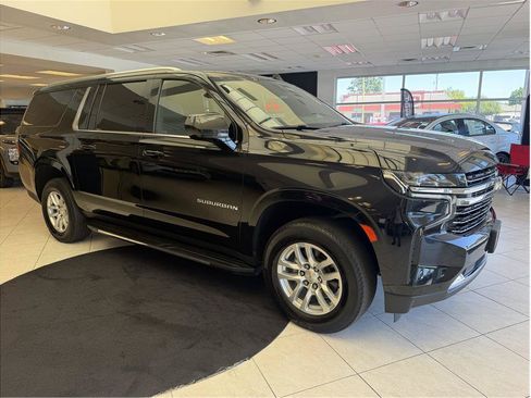 Used 2024 Chevrolet Suburban LT AWD/4WD image 3
