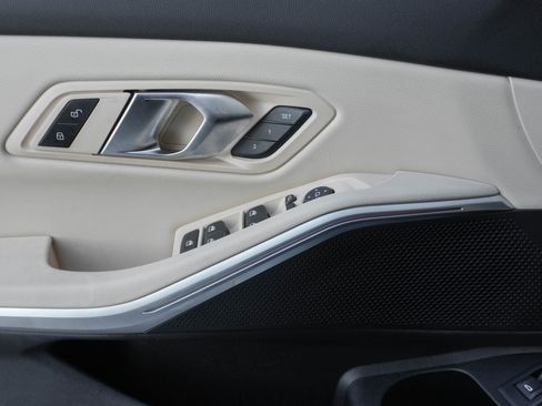 Certified 2024 BMW 330i Sedan w/ Premium Package image 14