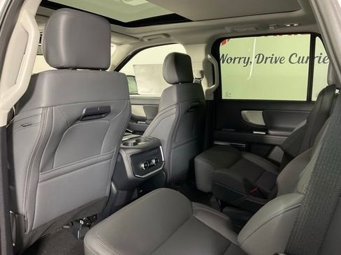 New 2025 Ford Expedition Active image 15