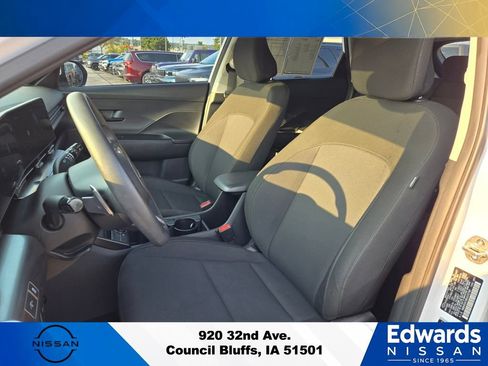 Used 2025 Hyundai Kona SEL FWD image 17