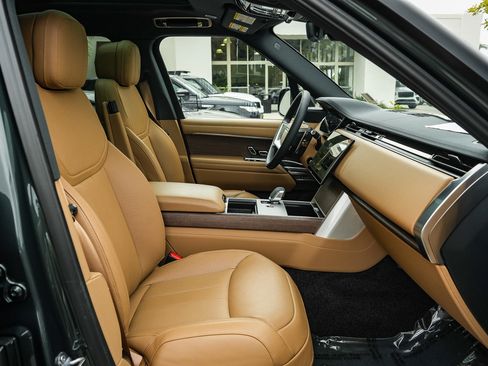 Certified 2024 Land Rover Range Rover SE AWD/4WD image 16