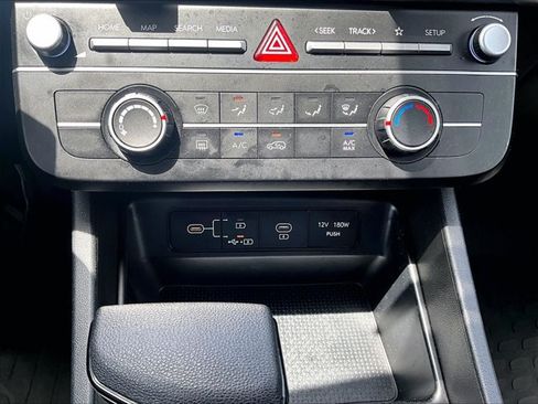 Used 2025 Hyundai Tucson SE FWD image 24