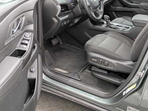 Used 2023 Chevrolet Traverse LT image 30