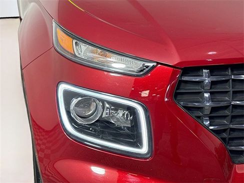 Used 2025 Hyundai Venue Limited image 3