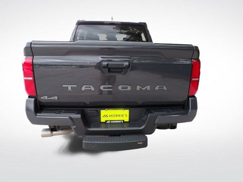 Used 2024 Toyota Tacoma TRD Off-Road AWD/4WD image 5