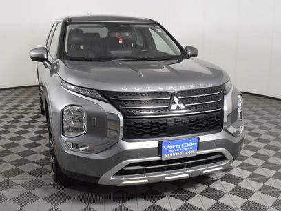 Used 2023 Mitsubishi Outlander SE