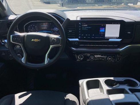 Used 2024 Chevrolet Silverado 1500 LT AWD/4WD image 8