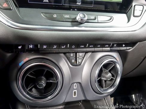 Used 2024 Chevrolet Blazer LT image 16